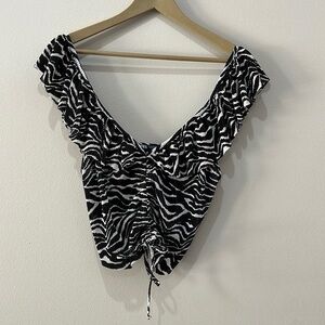 Zara Zebra Crop Top in size M